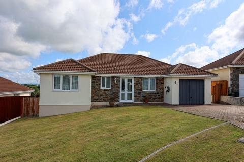 6 Horseshoe Close, Roche, St Austell, PL26 8FD