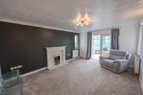 6 Horseshoe Close, Roche, St Austell, PL26 8FD