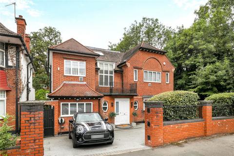 2 Corringway, London, W5 3AA