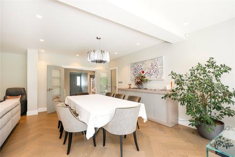 2 Corringway, London, W5 3AA