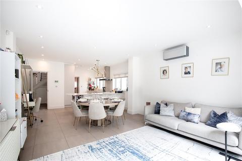 2 Corringway, London, W5 3AA
