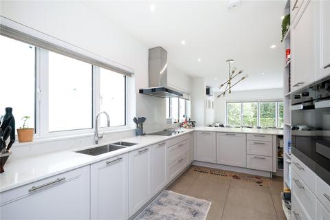 2 Corringway, London, W5 3AA
