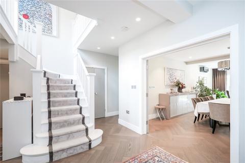 2 Corringway, London, W5 3AA