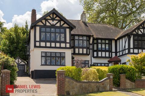 4 bedroom semi-detached house for sale, Mount Echo Drive, London, E4
