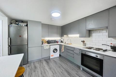 4 bedroom end of terrace house to rent, Southampton SO16