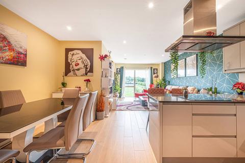 3 bedroom flat for sale, Thonrey Close, Colindale, London, NW9