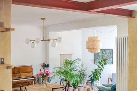 33 The Underwood, London, SE9 3EP