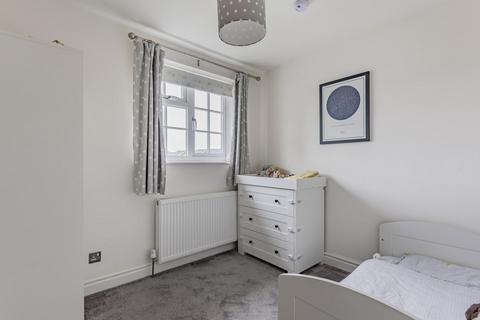 1 Charles Drive, Thame, OX9 3XU