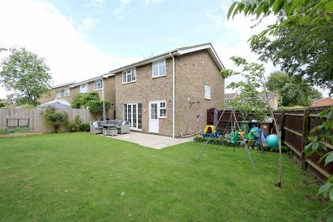 1 Charles Drive, Thame, OX9 3XU
