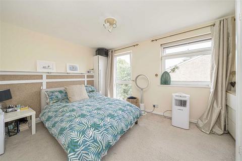 undefined, Harrowdene Gardens, Teddington TW11