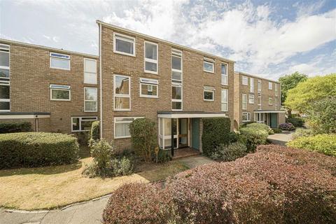 Harrowdene Gardens, Teddington TW11
