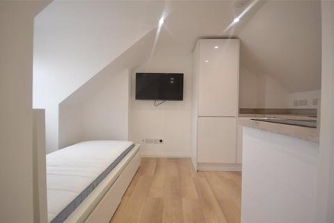 Studio to rent, Elm Park Road, Reading, Berkshire, RG30