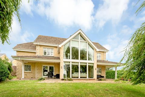 4 bedroom detached house for sale, Waters Edge, Wansford