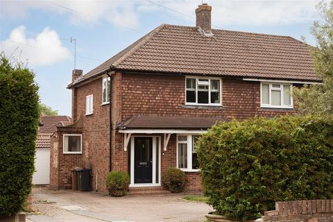 17 Lynn Walk, Reigate, RH2 7NZ
