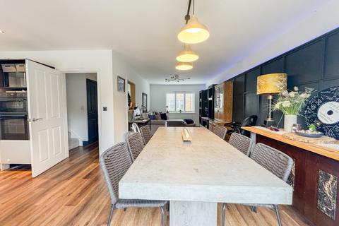 4 Bartlett View, Hockley, SS5 4FX