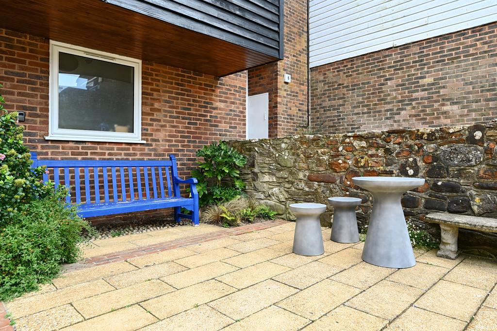 6 Meryon court tn31 (4)