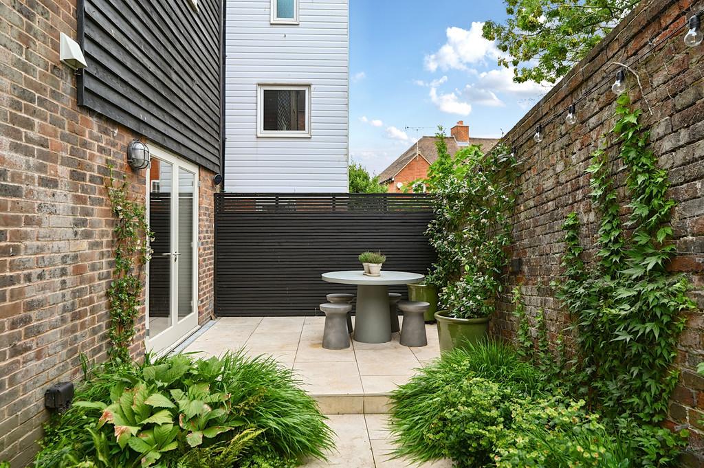 6 Meryon court tn31 (6)