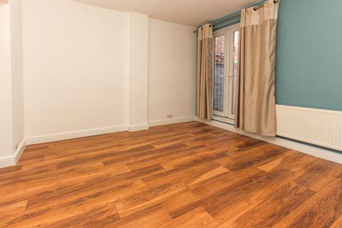 3 bedroom terraced house to rent, Northampton Road, Wellingborough NN8