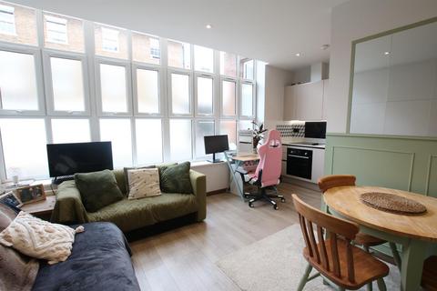 Flat 3, Bridge House, 27 Bridge Street, Leatherhead, KT22 8HE