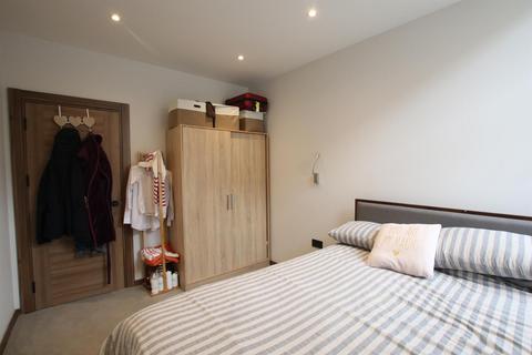 Flat 3, Bridge House, 27 Bridge Street, Leatherhead, KT22 8HE