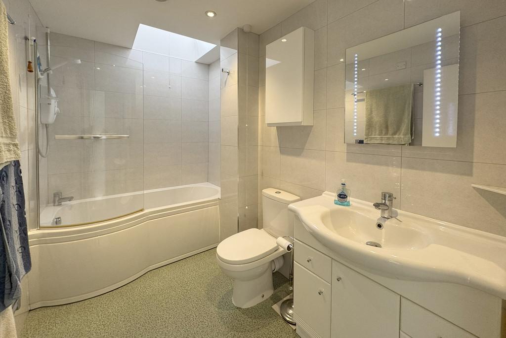 5 HM Bathroom