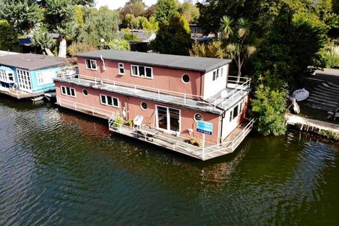 4 bedroom property for sale, Taggs Island, Hampton