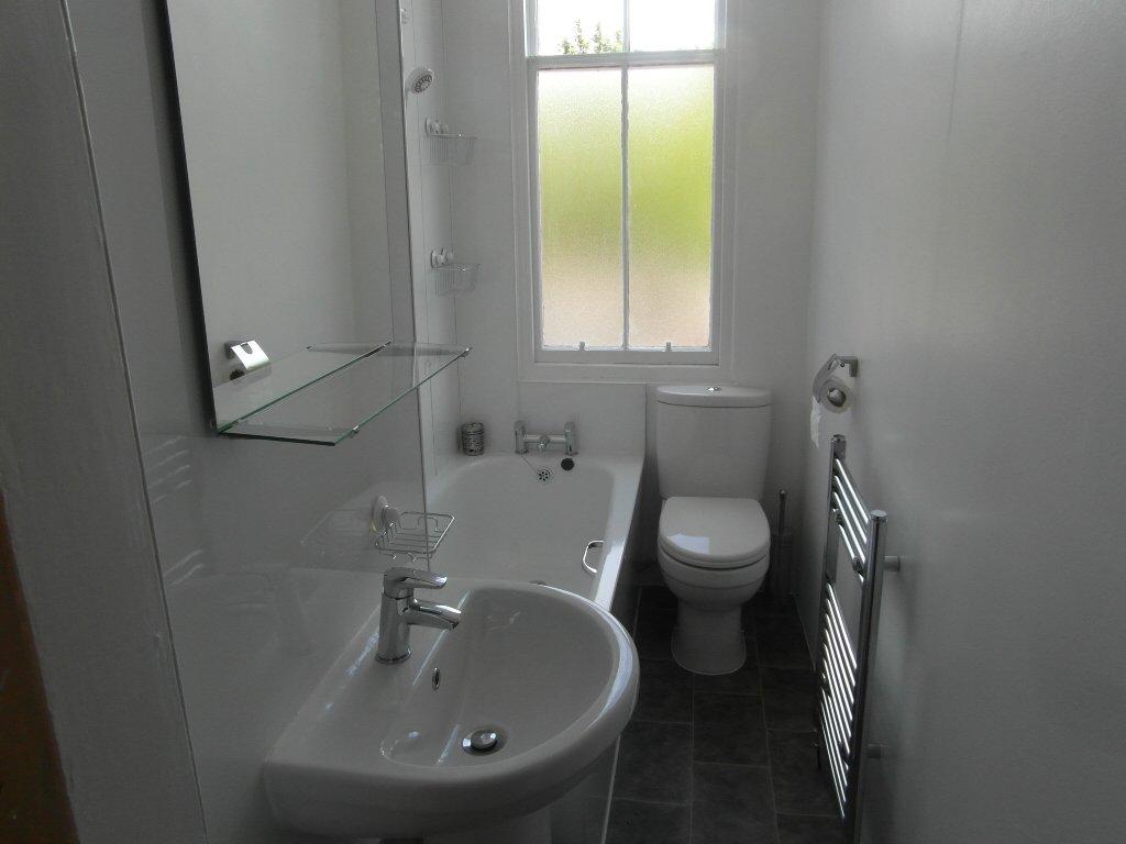 Apartment in Edinburgh, Lorne, Leith Central - View 4