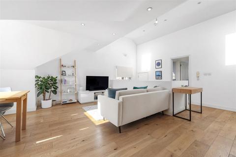 Knights Hill, West Norwood, SE27