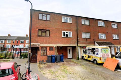 Western Road, Southall