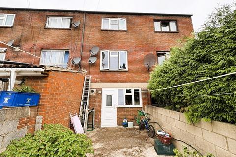3 bedroom end of terrace house for sale, Western Road, Southall