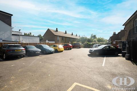 undefined, Hanworth Road, Hounslow