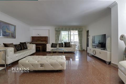 undefined, Farndale Crescent, Greenford