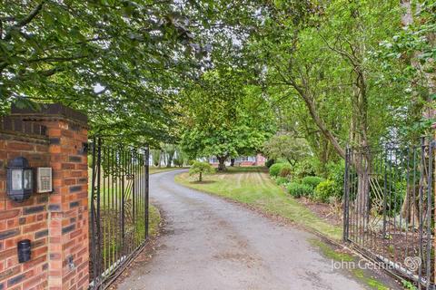 4 bedroom detached house for sale, Whiston Road, Penkridge