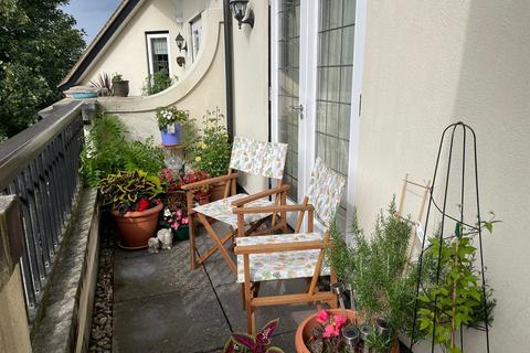 2 bedroom flat for sale, Roedean Heights, Tunbridge Wells TN2