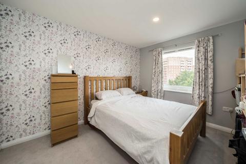 undefined, Bedfont Lane, Feltham TW13