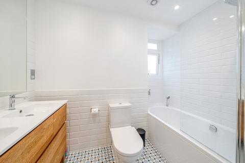 11 Blenheim Gardens, London, SW2 5EU