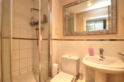 2 bedroom flat for sale, Stanley Road, Surrey GU21
