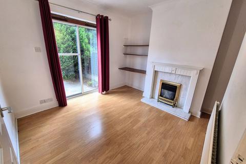 8 Derwentwater Terrace, Leeds, LS6 3JL