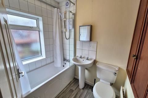 8 Derwentwater Terrace, Leeds, LS6 3JL