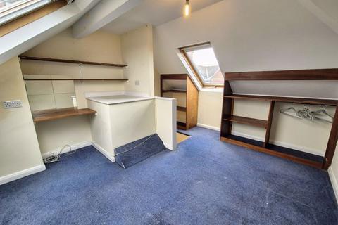 8 Derwentwater Terrace, Leeds, LS6 3JL