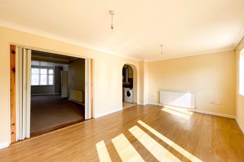 4 bedroom detached house for sale, Gouge Avenue, Northfleet, Gravesend, Kent, DA11