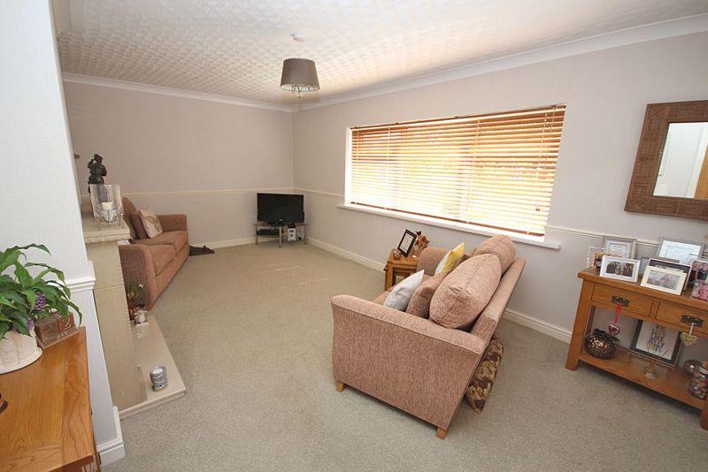Lounge photo 2