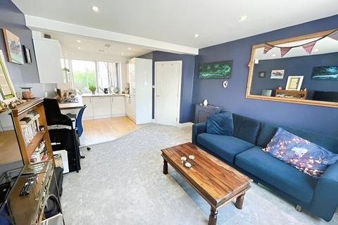 1 bedroom flat to rent, Newport Street, Swindon, SN1 3DX