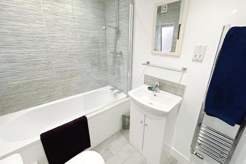 1 bedroom flat to rent, Newport Street, Swindon, SN1 3DX
