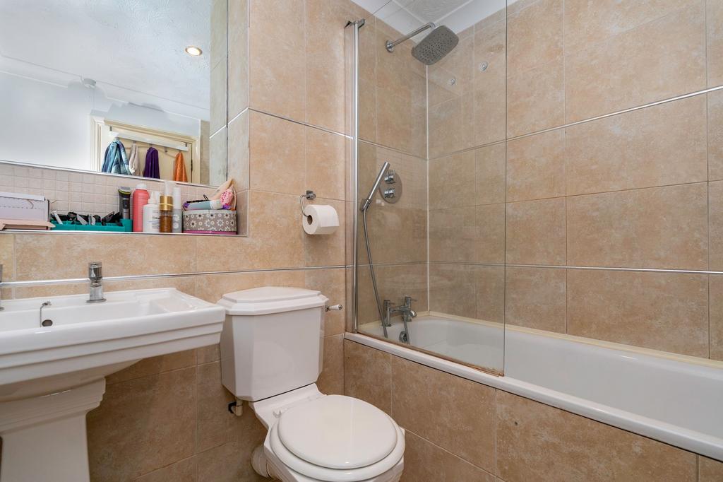 Bathroom 2 For Sale 3 Bedroom Flat Conservatory...