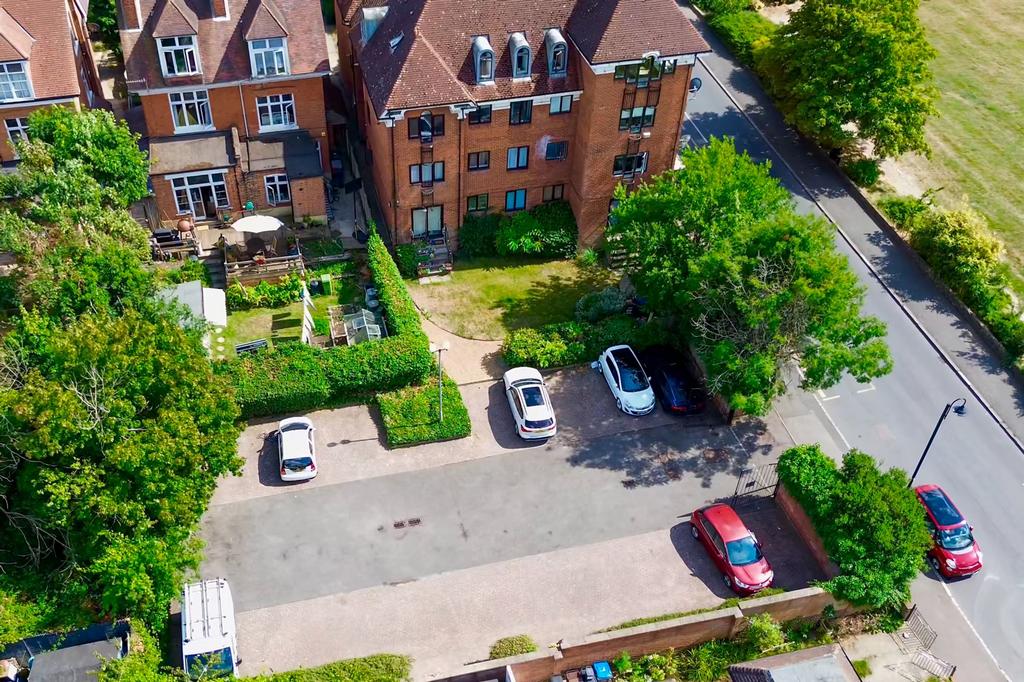 Parking Spaces For Sale 3 Bedroom Flat...