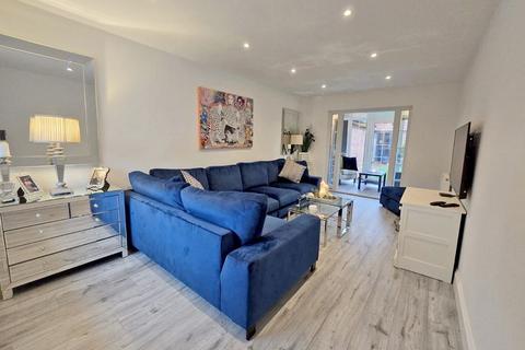 Petresfield Way, West Horndon, Brentwood CM13
