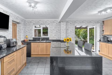 undefined, Bentley Close, Banbury