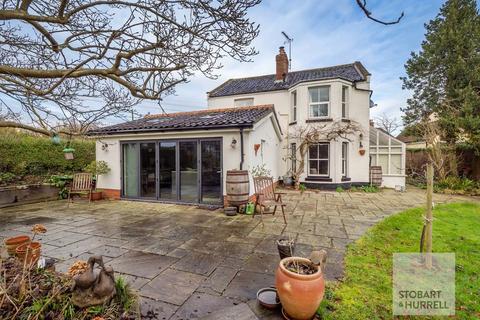3 bedroom detached house for sale, Aylsham Road, North Walsham NR28