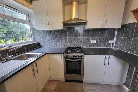 2 bedroom terraced house to rent, Pagitt Street, Chatham